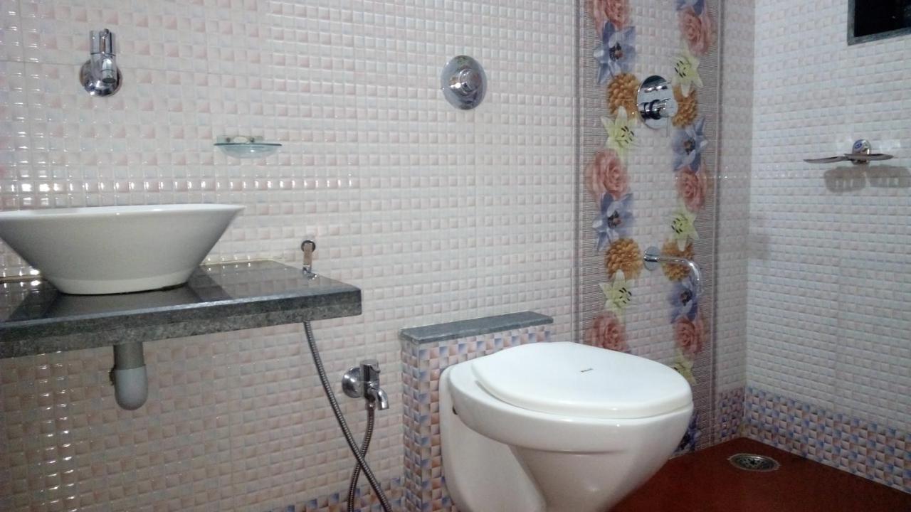 Bluebell Residency Hotell Mahābaleshwar Exteriör bild